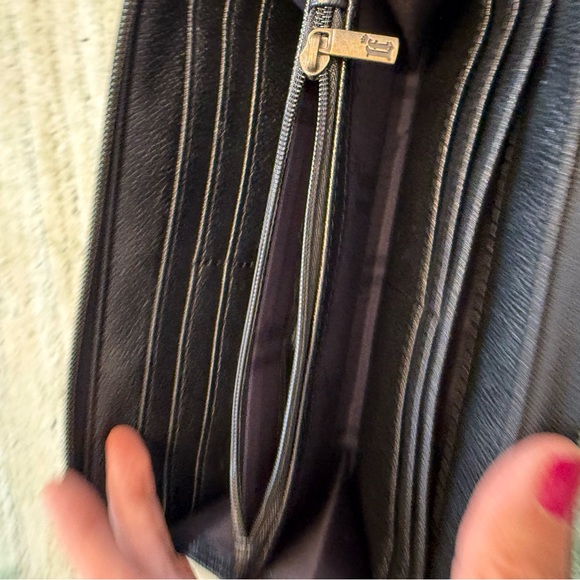 Super Cute! ♥️Hello Kitty Sanrio Art Tattoo Long zipper wallet. - Picture 7 of 12